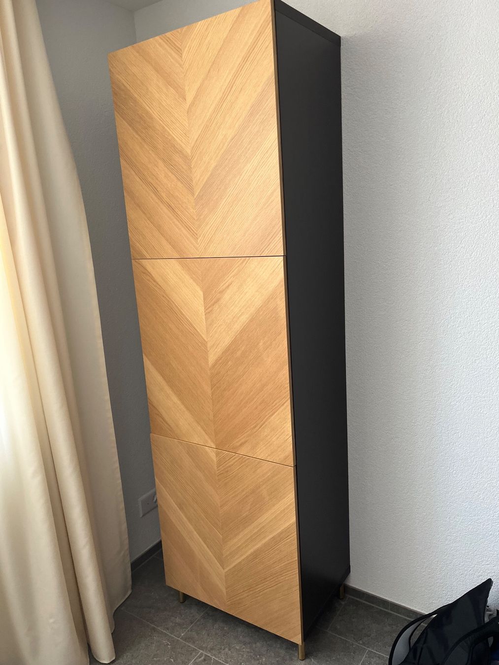 Ikea Armadi: Schrank mit 3 Tüten – Usato da Embrach venduto da camilla.rueegg 1