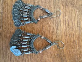 Modeschmuck (Hänckel für ins Ohr ist aus silber)