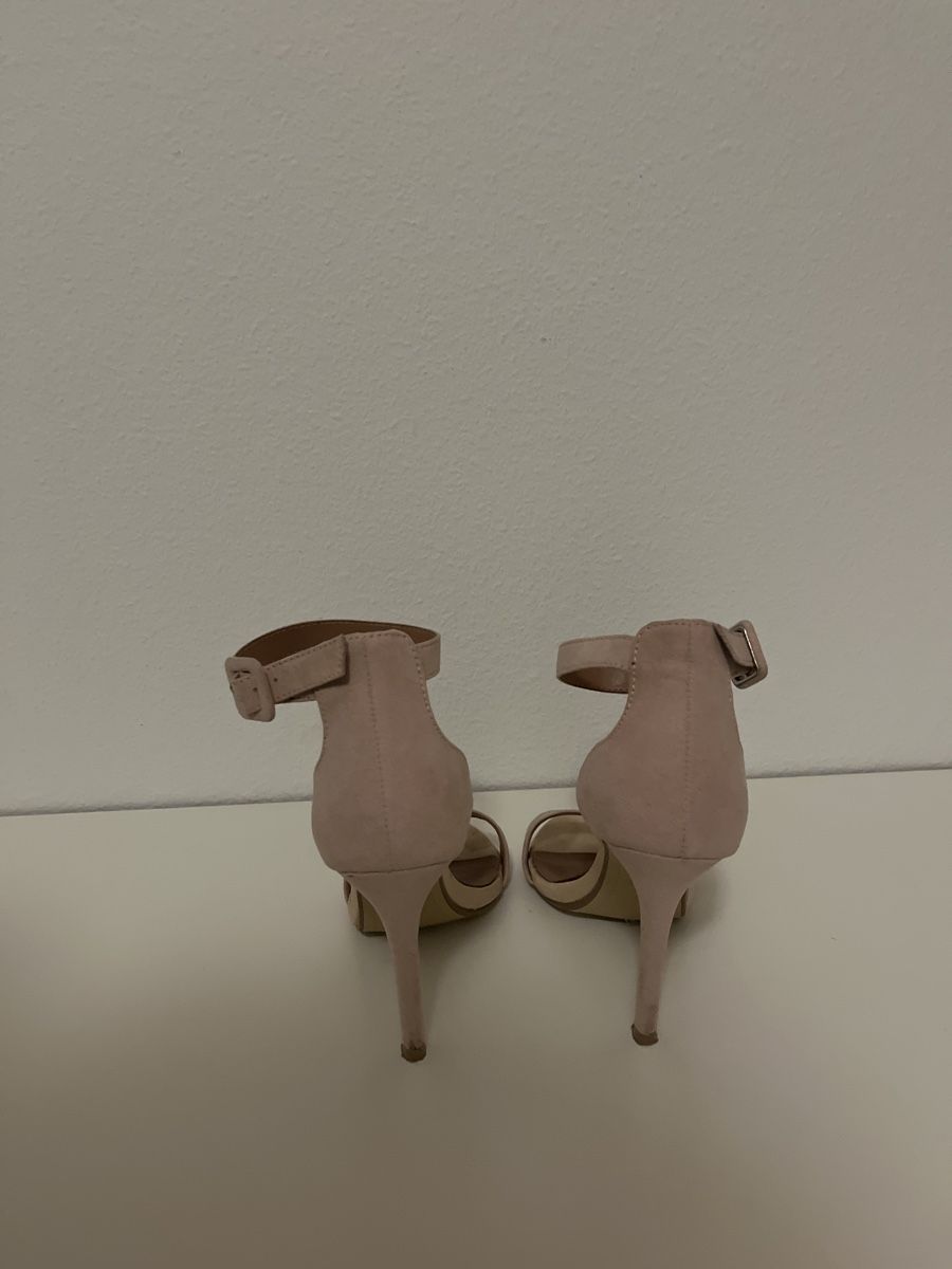 Scarpe da donna: high heels – Usato da Luzern venduto da SonjaBucher 2