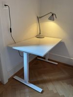 Steh und Sitzschreibtisch weiss Ikea 