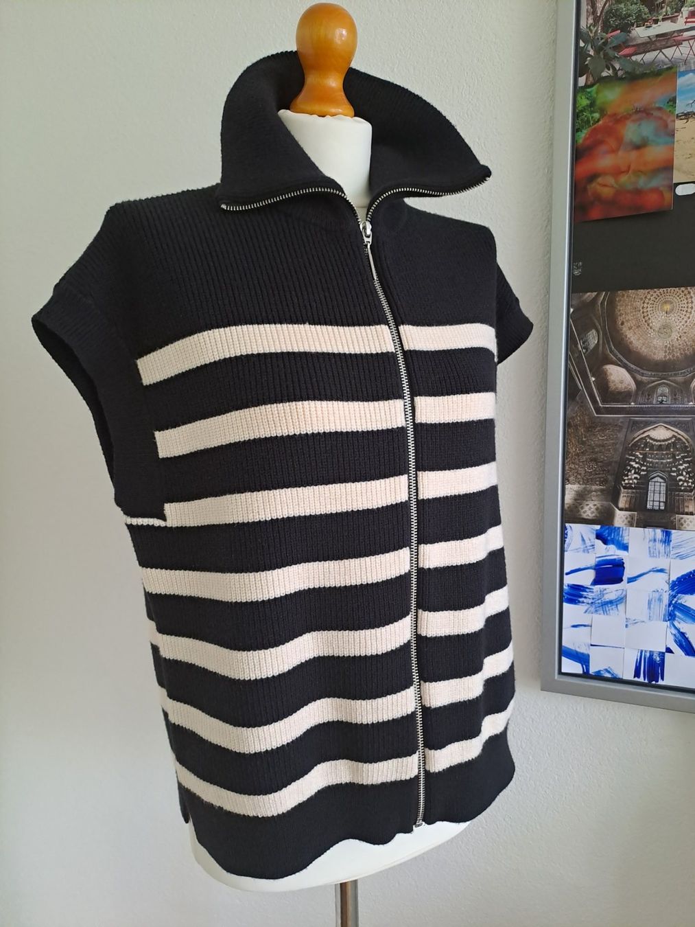 Comma Giacche: Neuwertige Strickjacke Comma – Nuovo (secondo la descrizione) da Volketswil venduto da ronbons 1