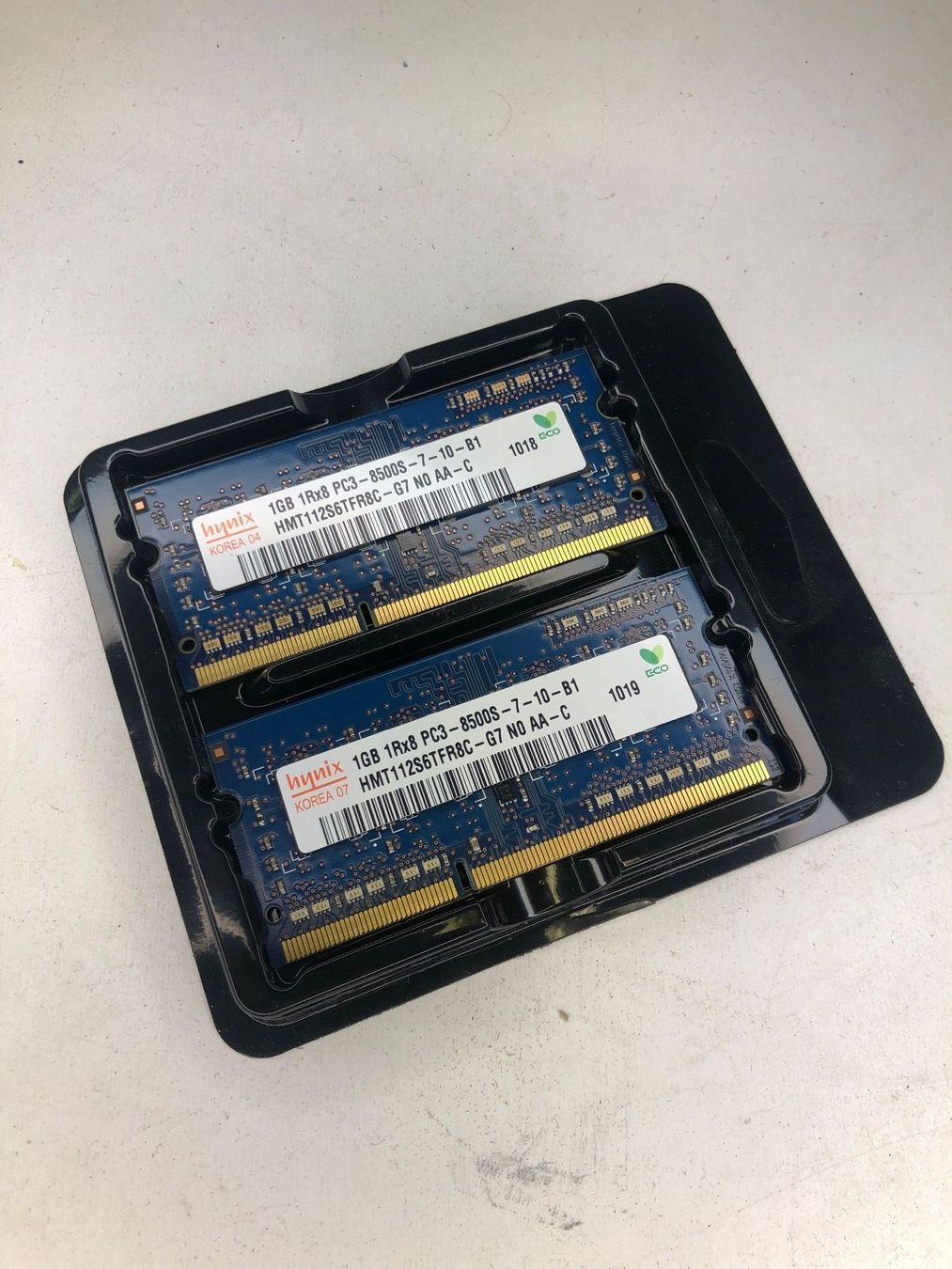 Schede di memoria: 2 x 1GB PC3 8500S RAM – Usato da Dübendorf venduto da voojagig