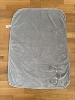 Kuschelige Babydecke in grau