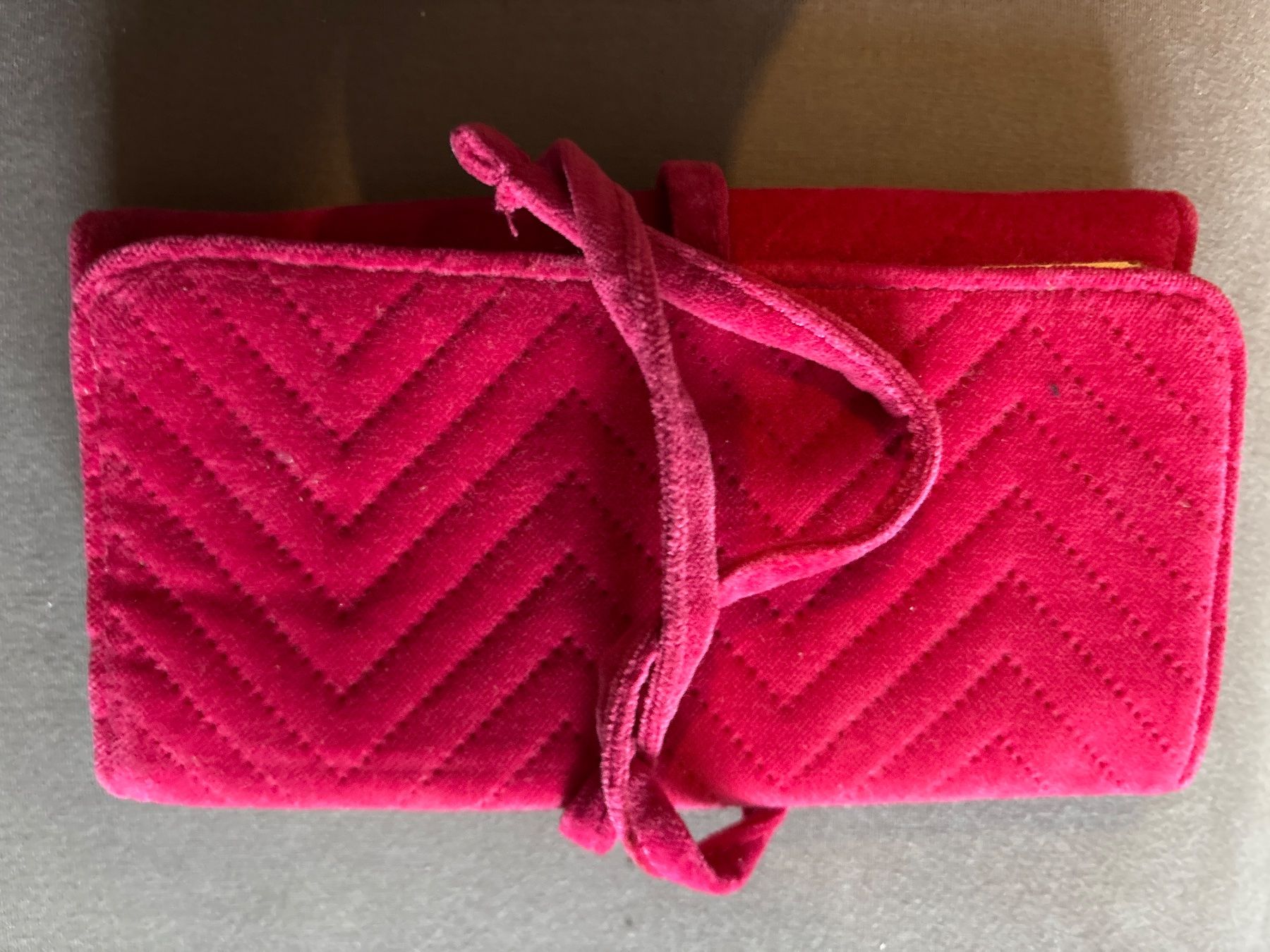 Sezane Portagioie: Trousse de bijoux Sézane velours – Usato da Vevey venduto da mar_q6ms 3