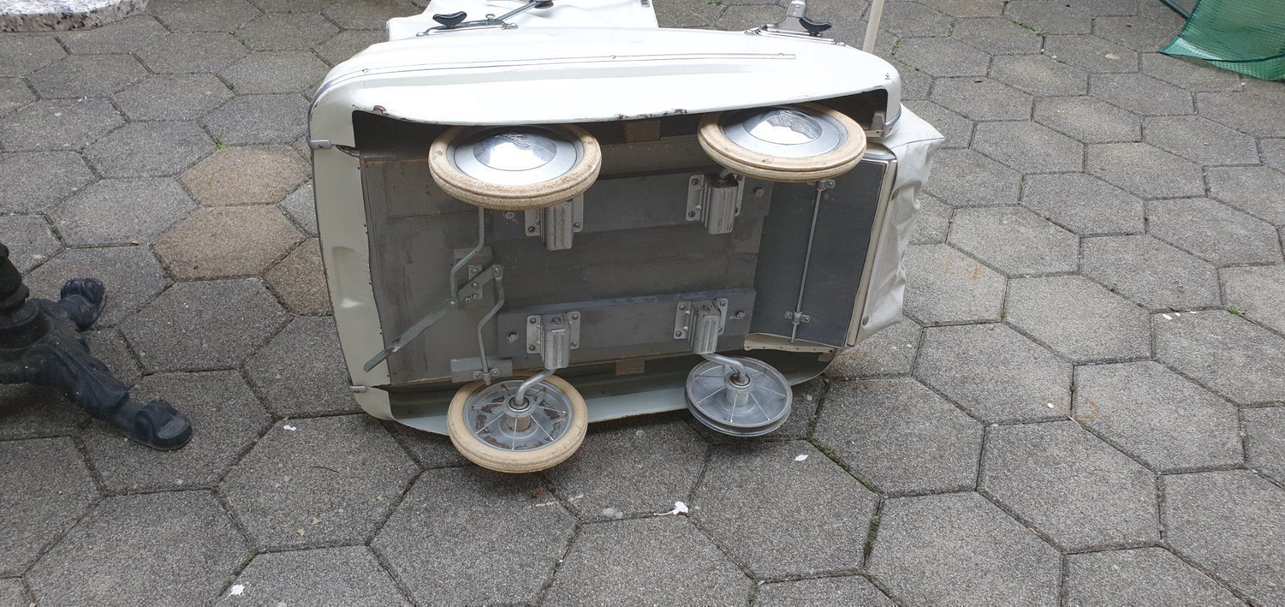 Carrozzine: Helvetia Kinderwagen – Usato da Flawil venduto da Naphtali 1