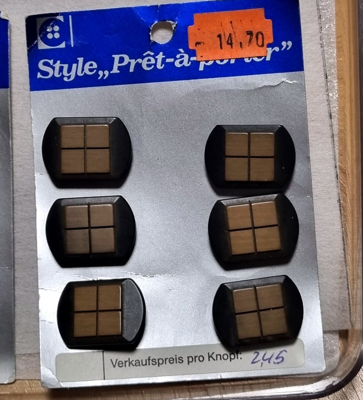 Bottoni: Set 22 Vintage Knöpfe – Usato da Effretikon venduto da lenalisa63 2