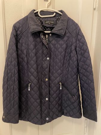 Schöne Damenjacke Grösse M