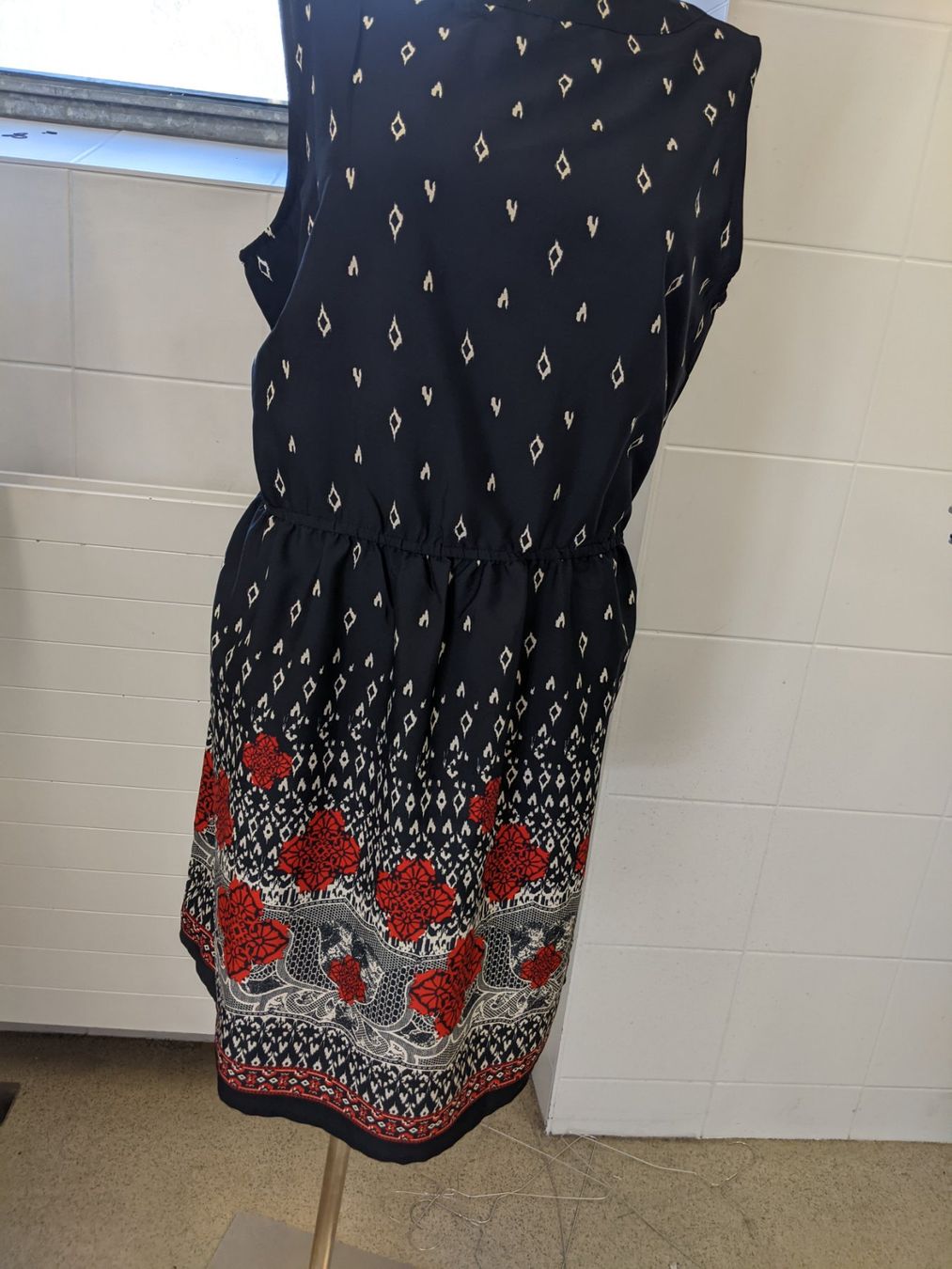 Vestiti: damenkleid GR 40 – Usato da Langnau am Albis venduto da Judithsebi 1