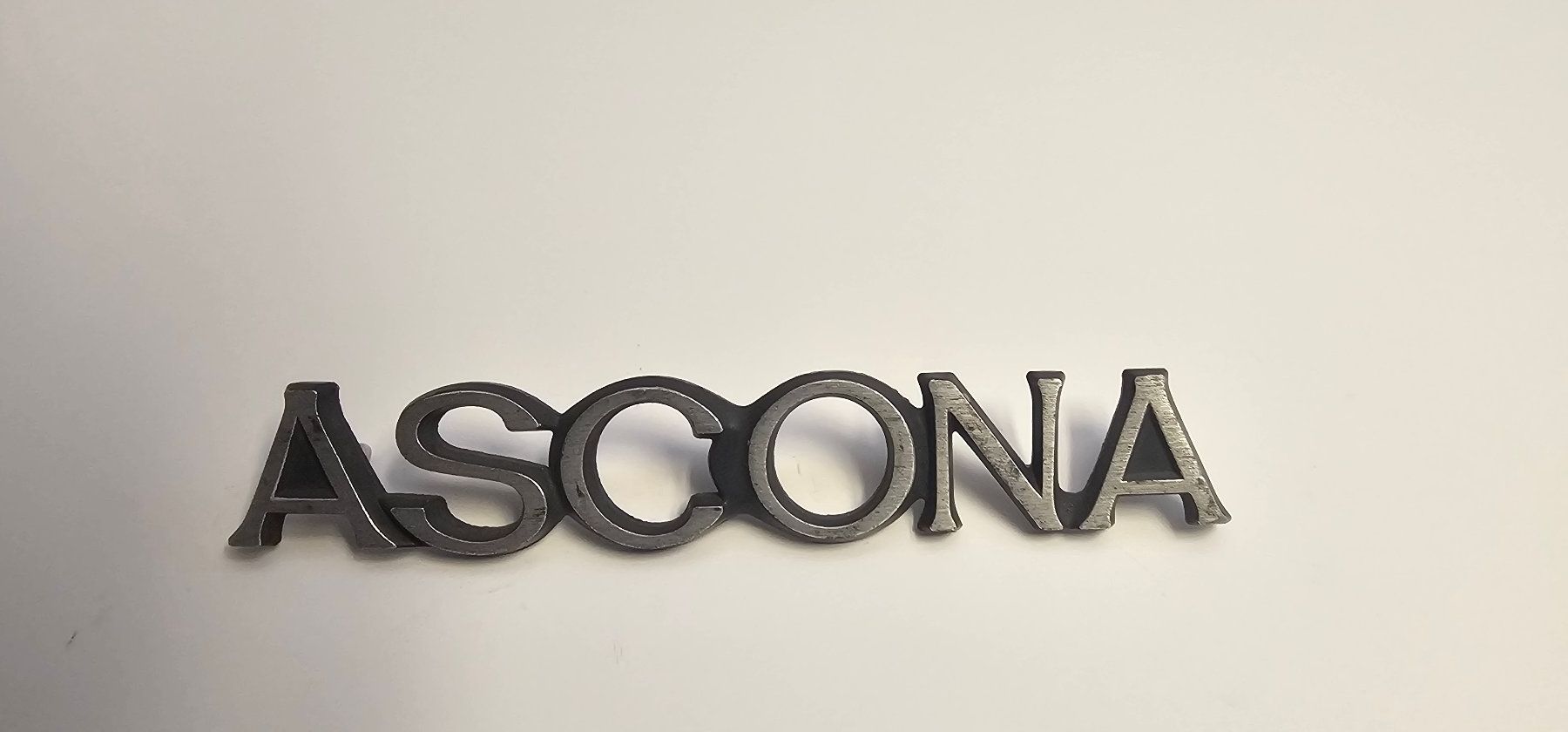 Insegne: Opel Ascona A Emblem Schild – Usato da Reinach AG venduto da 911356 3