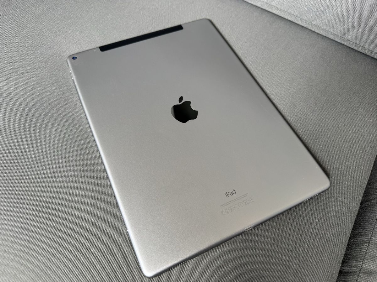 Apple Tablet PC: Apple iPad Pro 12.9  iCloud – Difettoso da Lausanne venduto da Denis- 2