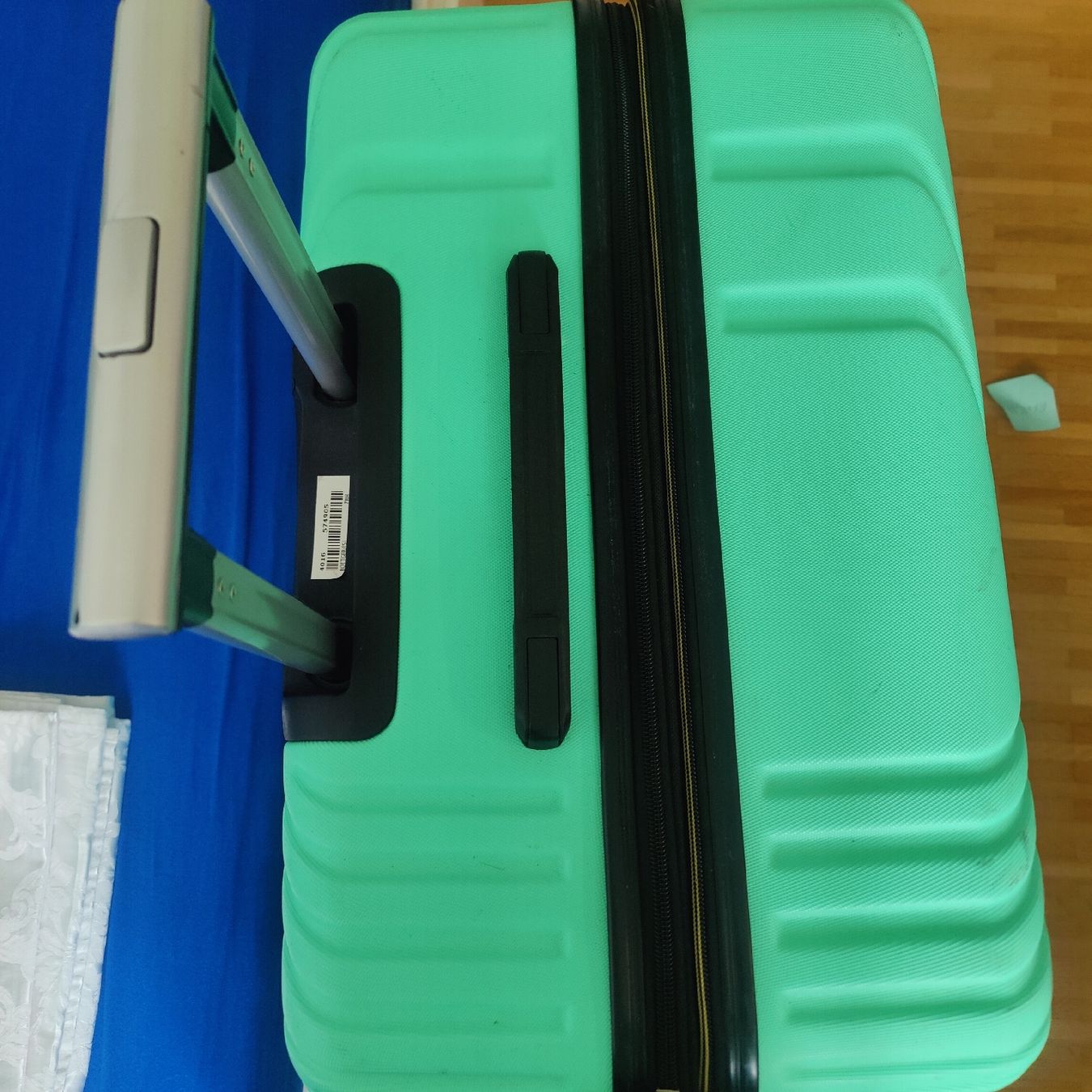 Valigie: Mint Green Hardshell Suitcase - Perfect for Summer Travel! – Usato da Effretikon venduto da wie_p8sj 2