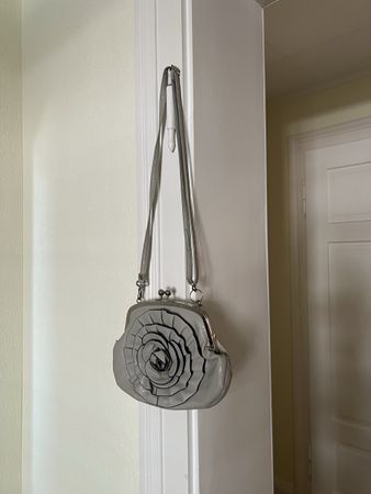 Vintage Tasche grau mit Rosenapplikation gebraucht