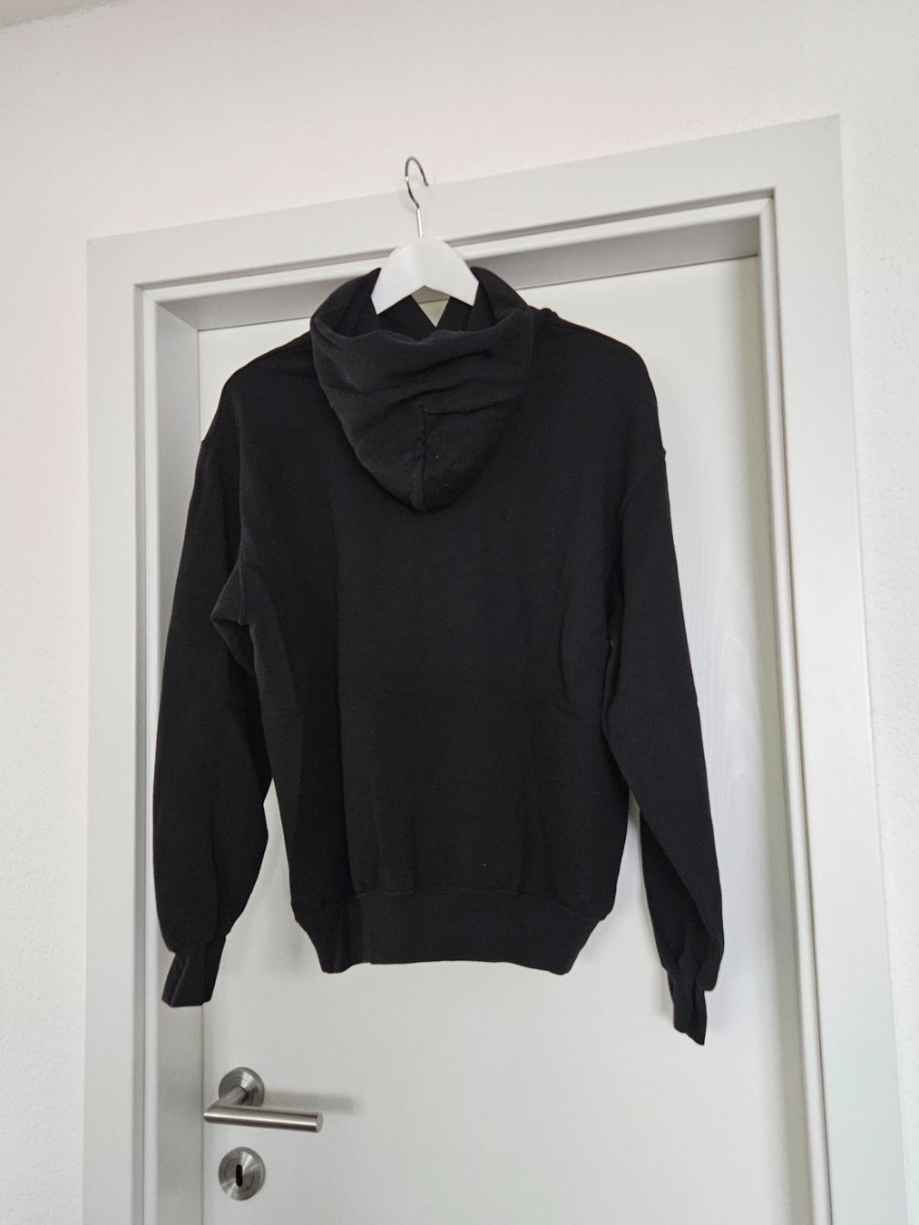 Maglioni & Felpe: Pullover schwarz mit weisser Schrift – Usato da Tann venduto da Pepiino 1