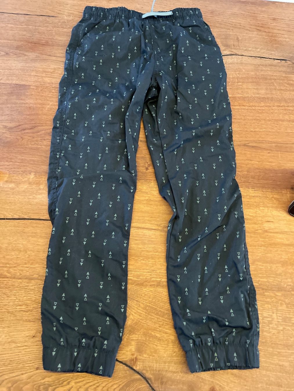 Pantaloni: Hose Migros 134 – Nuovo (secondo la descrizione) da Täuffelen venduto da Nice800