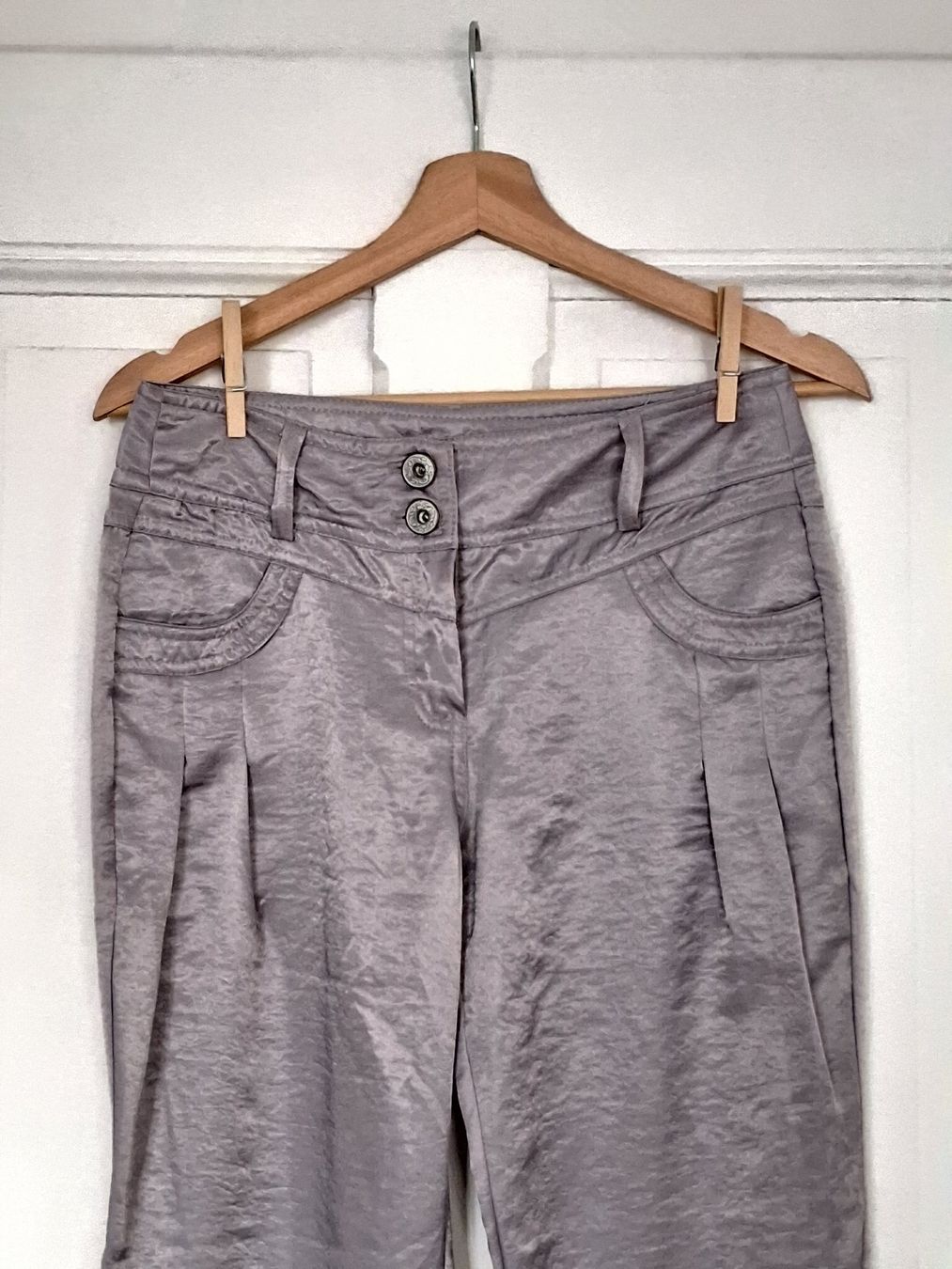 Pantaloni: Vintage Satin Hose Silber Gr. S – Usato da Ried-Brig venduto da Zzyzx 1