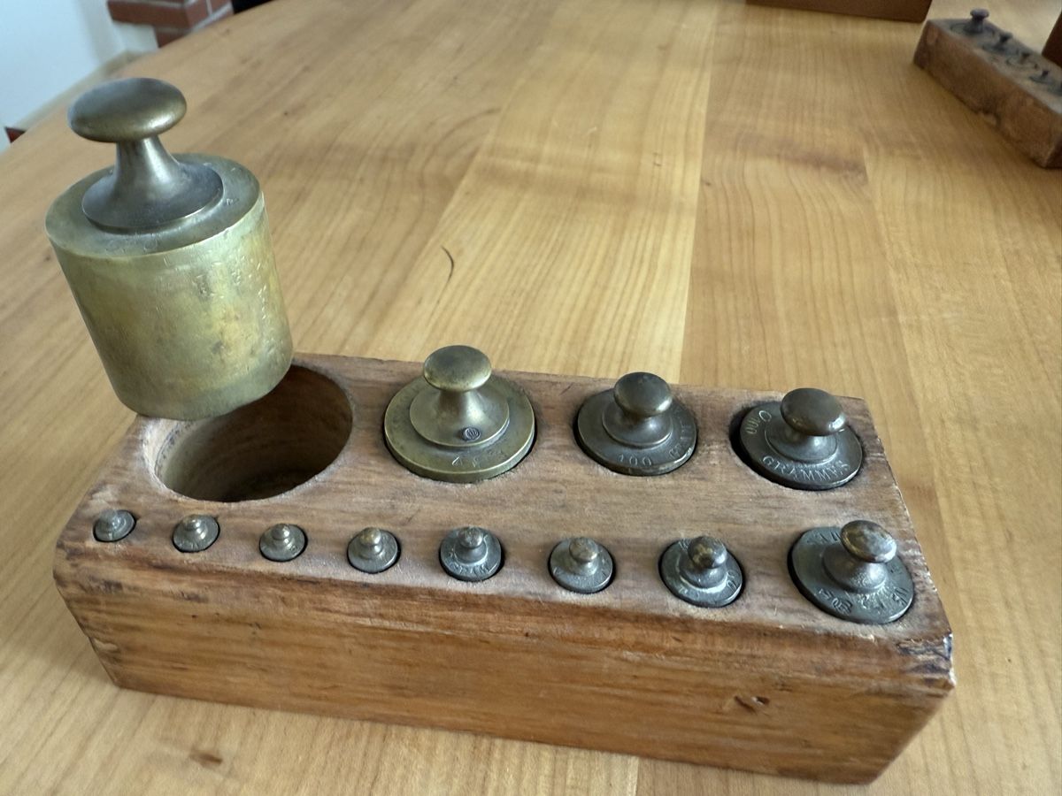 Misurare: Apotheker Gewichte Antik – Usato da Winterthur venduto da Montreal63 3