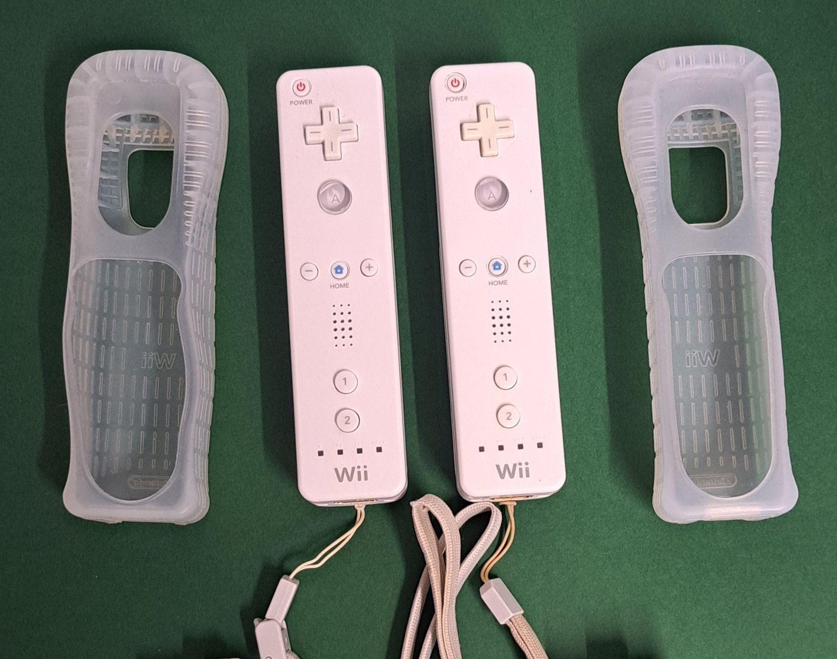 Nintendo Controller: Nintendo wii Controller 2x – Usato da Biel/Bienne venduto da Sasha4u
