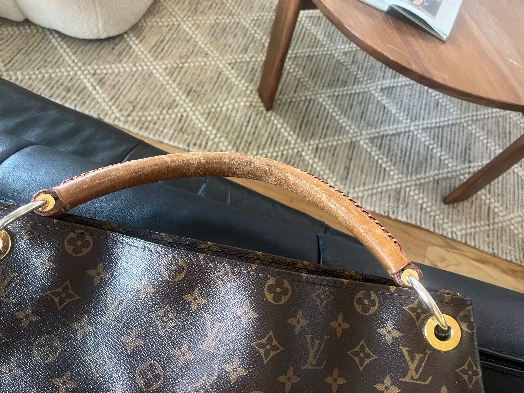 Louis Vuitton Sacs femmes: Louis Vuitton Monogramm Artsy – D'occasion à Ebikon par loy_wjg6 6