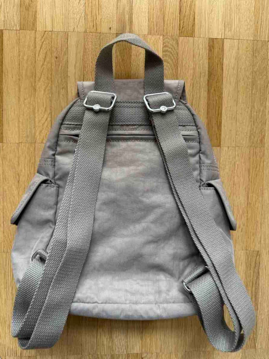 Kipling Zaini: Kipling Rucksack Damen Freizeitrucksack grau neuwertig – Nuovo (secondo la descrizione) da Allschwil venduto da TanjaS94 2
