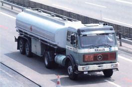 Mercedes-Benz Tanklastwagen Hasler Schweiz Foto