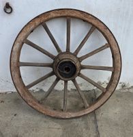 altes Wagenrad
