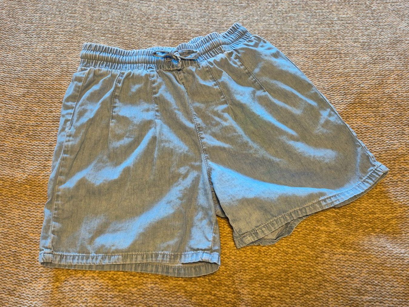 Hosen: Mädchen Shorts Gr. 140 – Neu (gemäss Beschreibung) aus Winterthur von cbe_5ph7