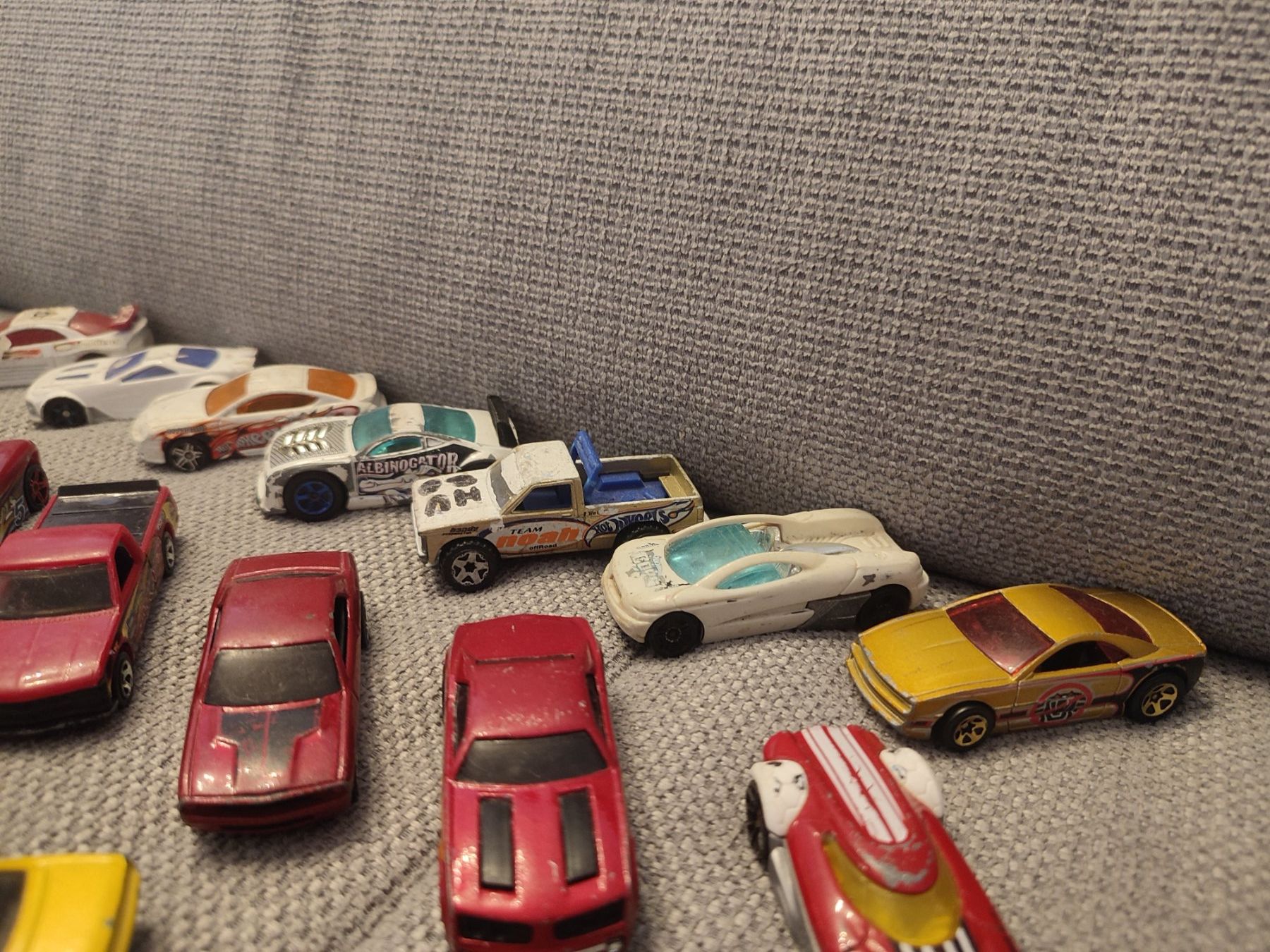 Hot Wheels Modellini d'auto: Lot petites voitures Hot wheels – Usato da Bougy-Villars venduto da Vogue 6