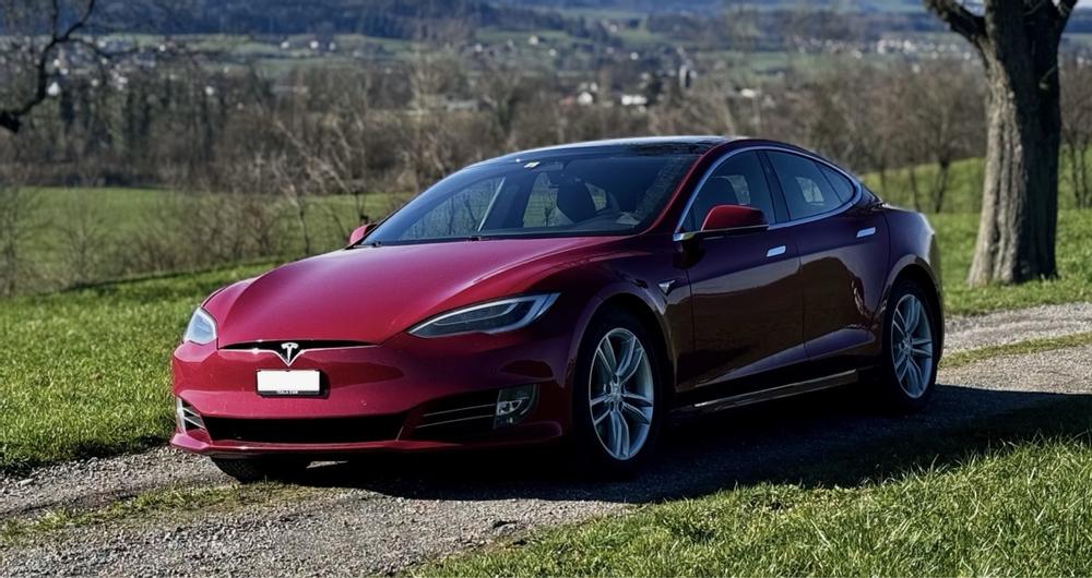 TESLA Model S 90D - Late 2016