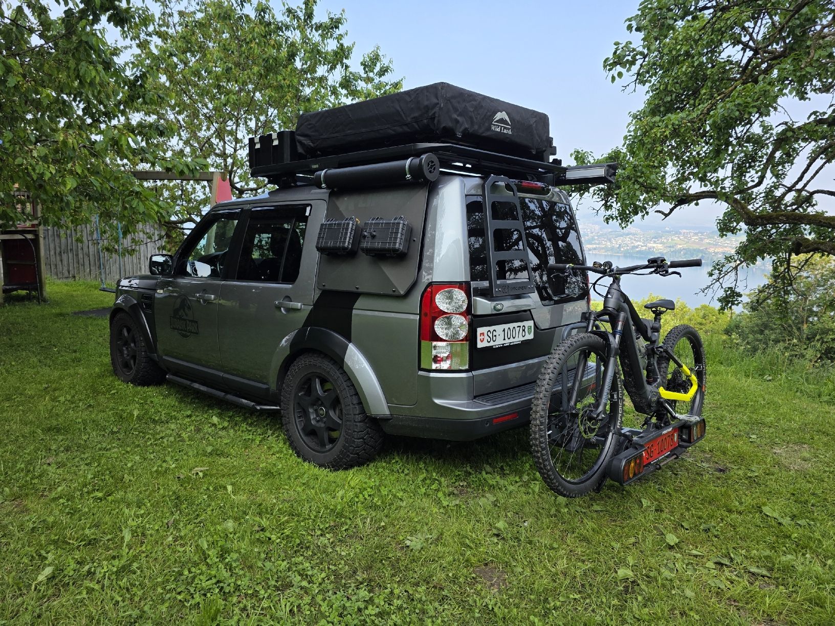 Land Rover Automobili: LAND ROVER DISCOVERY 4 OVERLANDER – Usato da Häggenschwil venduto da Iwingman 2
