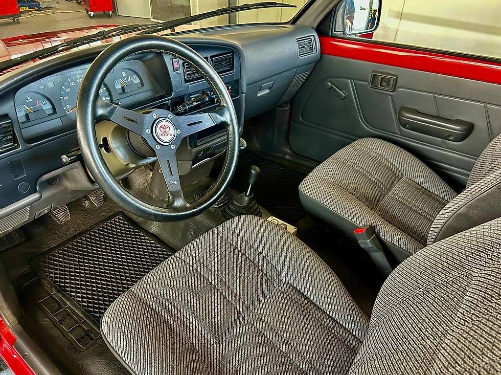 Nutzfahrzeuge: Toyota HI-LUX  2.4 4x4  – Gebraucht aus Melano von ambrotula 4