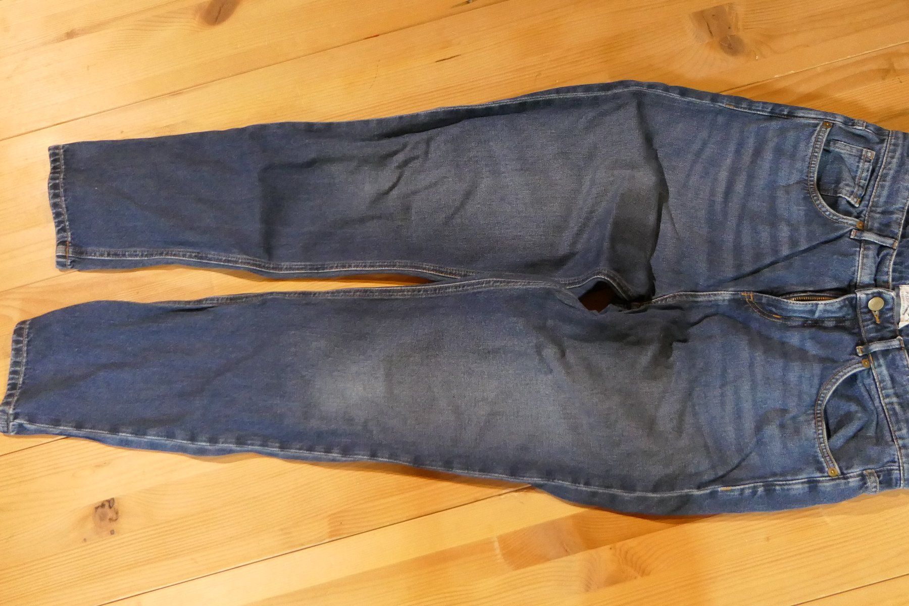 Jeans: Jeanshose – Usato da La Sagne NE venduto da bet_g298 1
