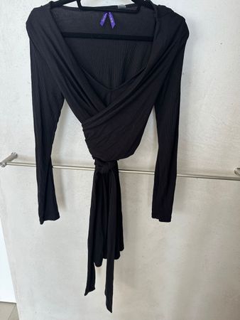 Schwarzes Umstands-Oberteil mit langen Ärmeln, Gr. M/36