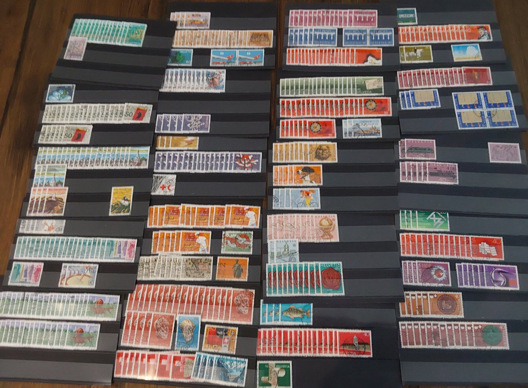 Tutti i francobolli: 200 Stk. CH Briefmarken-Steckkarten – Usato da Münchwilen AG venduto da Nesar 8