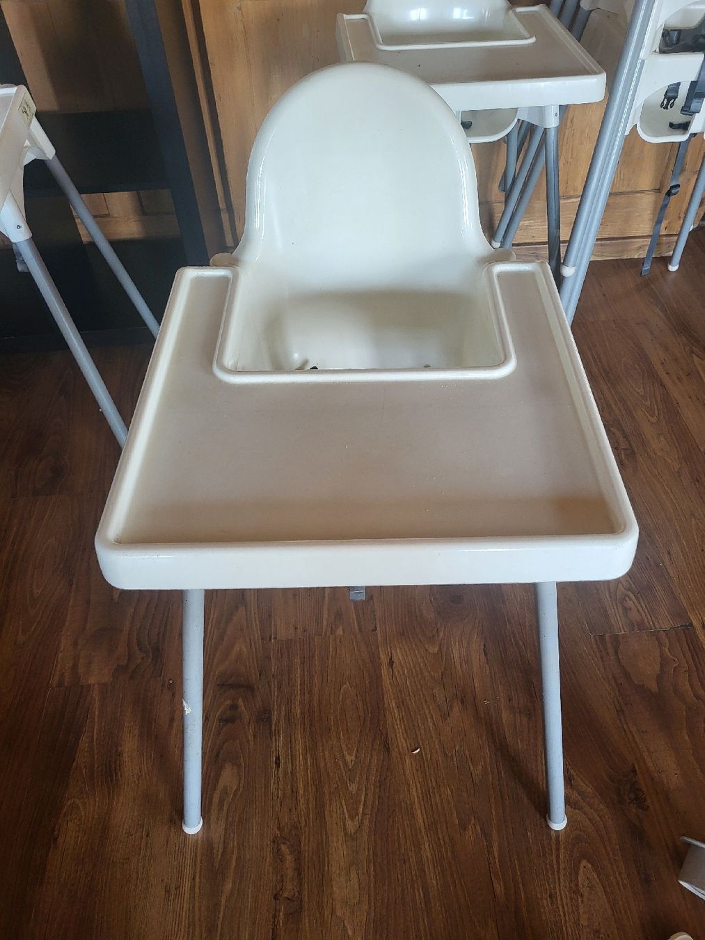 Ikea Chaises hautes: Kinderhochstuhl – D'occasion à Grüningen par ang_8v7v