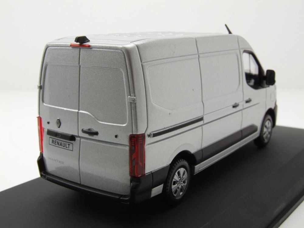 Renault Modellautos: Renault Master IV E-Tech seit 2024 silber met. / schwarz – Neu und originalverpackt aus Gerlafingen von espero88 1