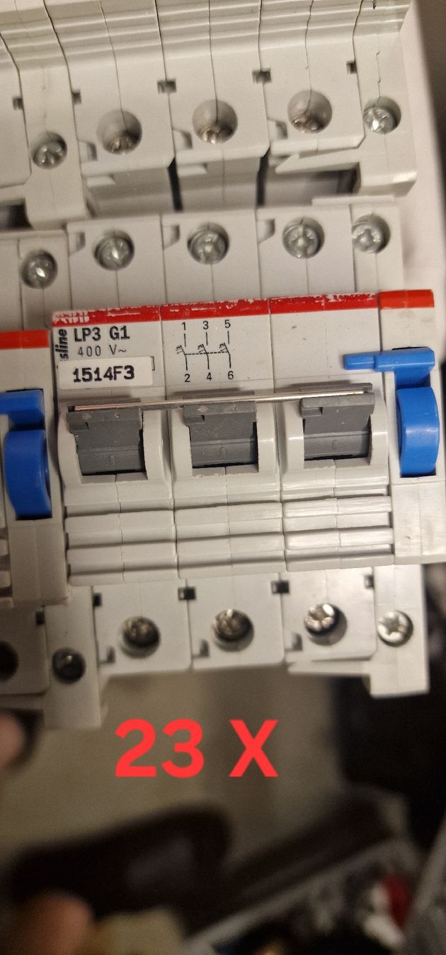 ABB Componenti elettronici: Schutzschalter  – Usato da Altstätten SG venduto da Mythos_7 2