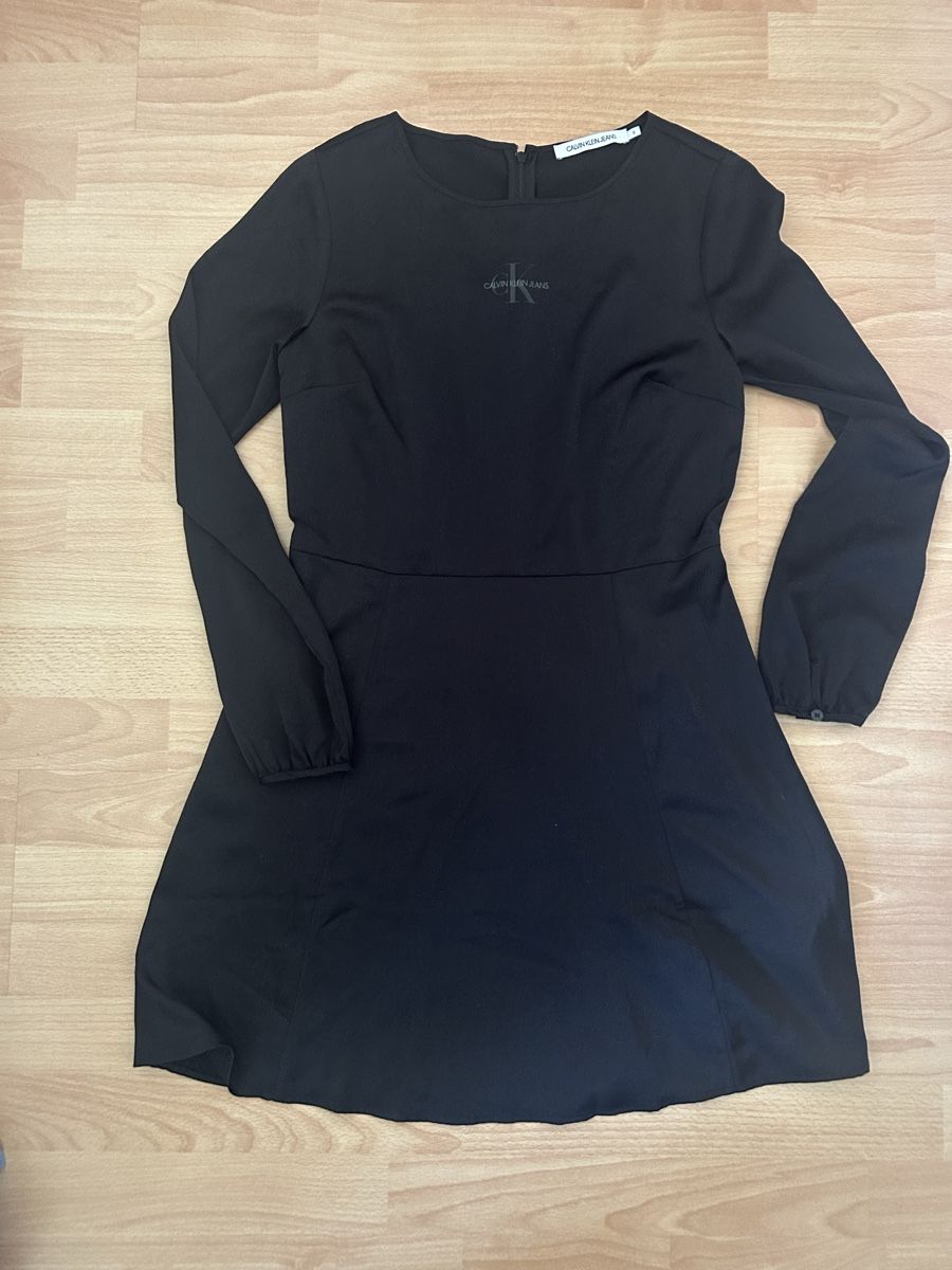 Calvin Klein Vestiti: Schwarzes Calvin Klein Kleid, Langarm, Grösse S – Usato da Schliern b. Köniz venduto da Zeus31