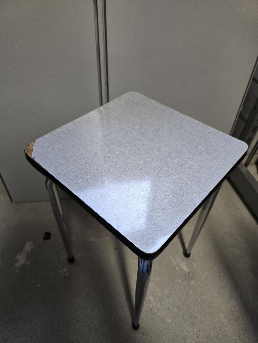 Sgabelli: Küchentaburett Hocker Küchenhocker Tabouret, vintage – Usato da Zofingen venduto da Loop_ReSale 1
