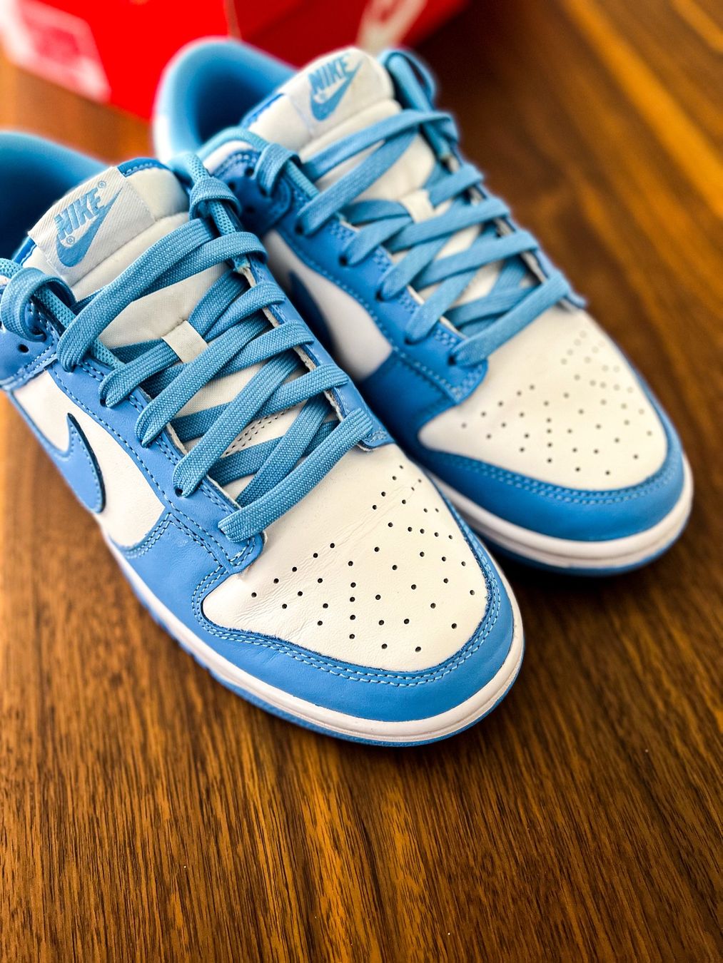 Nike Scarpe da uomo: Nike Dunk Low UNC [EU 42] – Nuovo (secondo la descrizione) da Spreitenbach venduto da iamxrco 1