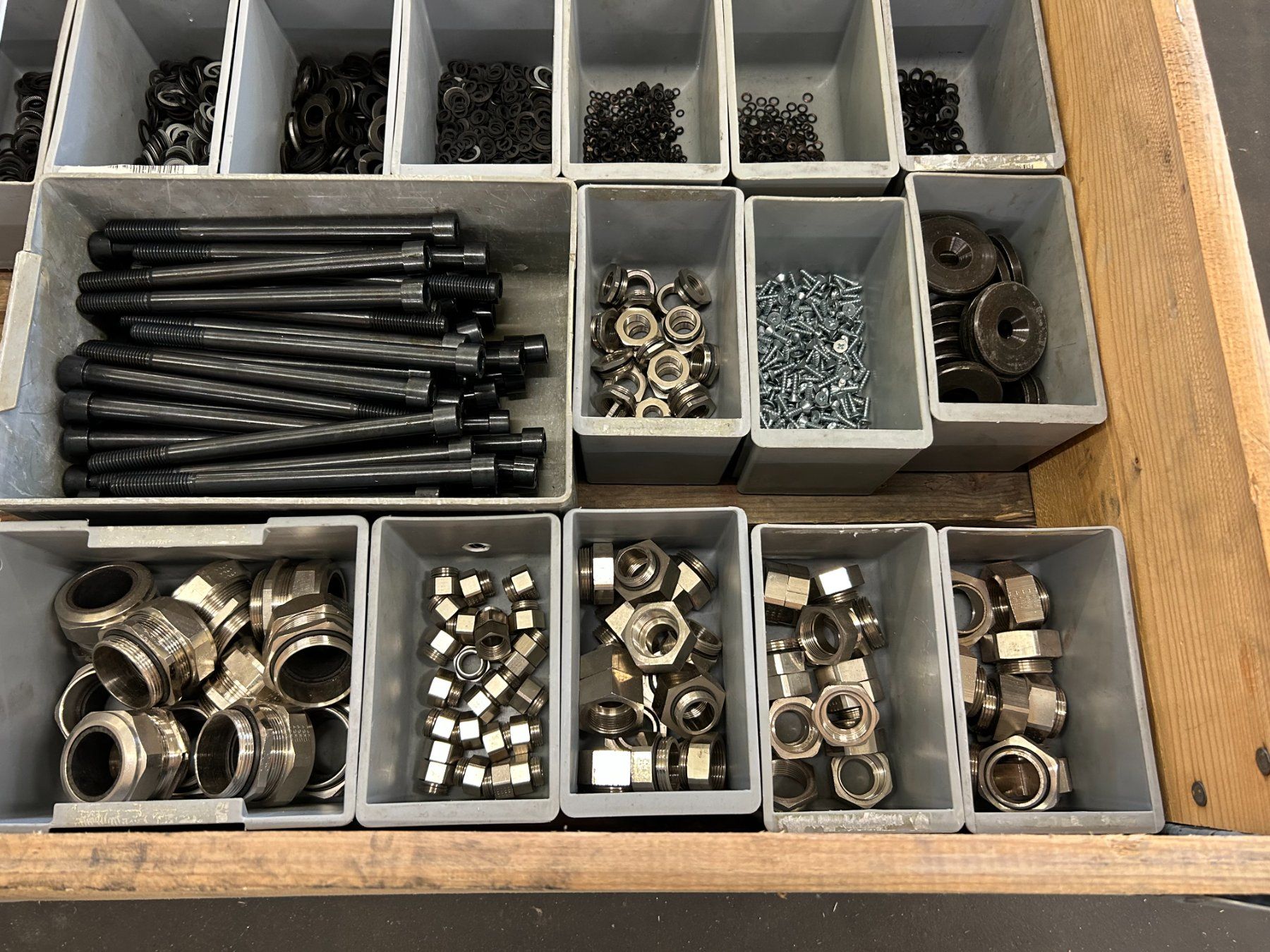 Würth Alle Werkzeuge: Posten Schrauben und Befestigungselemente " NEU " – Gebraucht aus Zofingen von  1