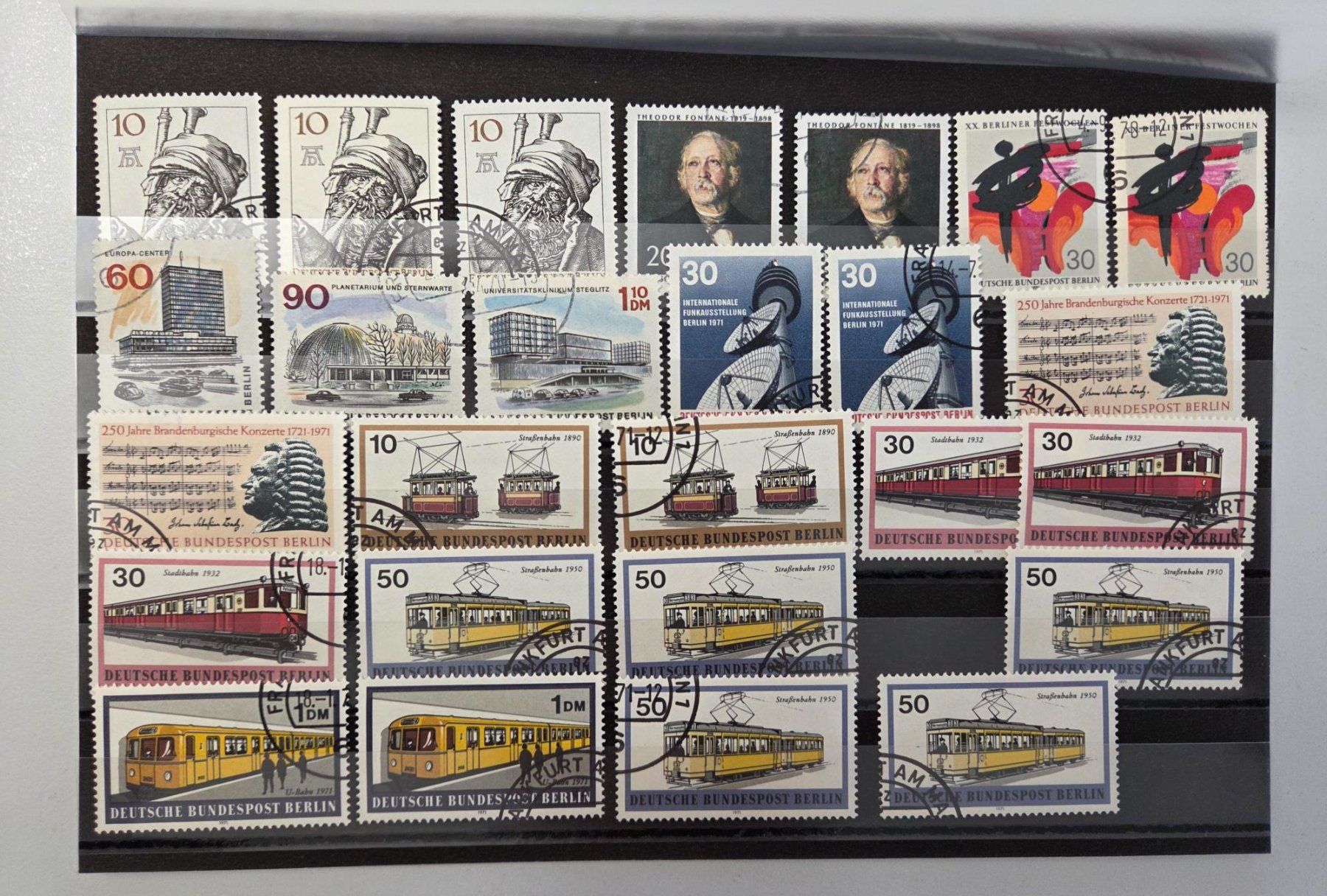 Tutti i francobolli: Berlin Briefmarken,  Motive & Tram – Usato da Luzern venduto da Kartenansicht 2