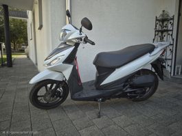 Super 125-er Roller !! Suzuki UK110 Ab 24. August ab MFK !!