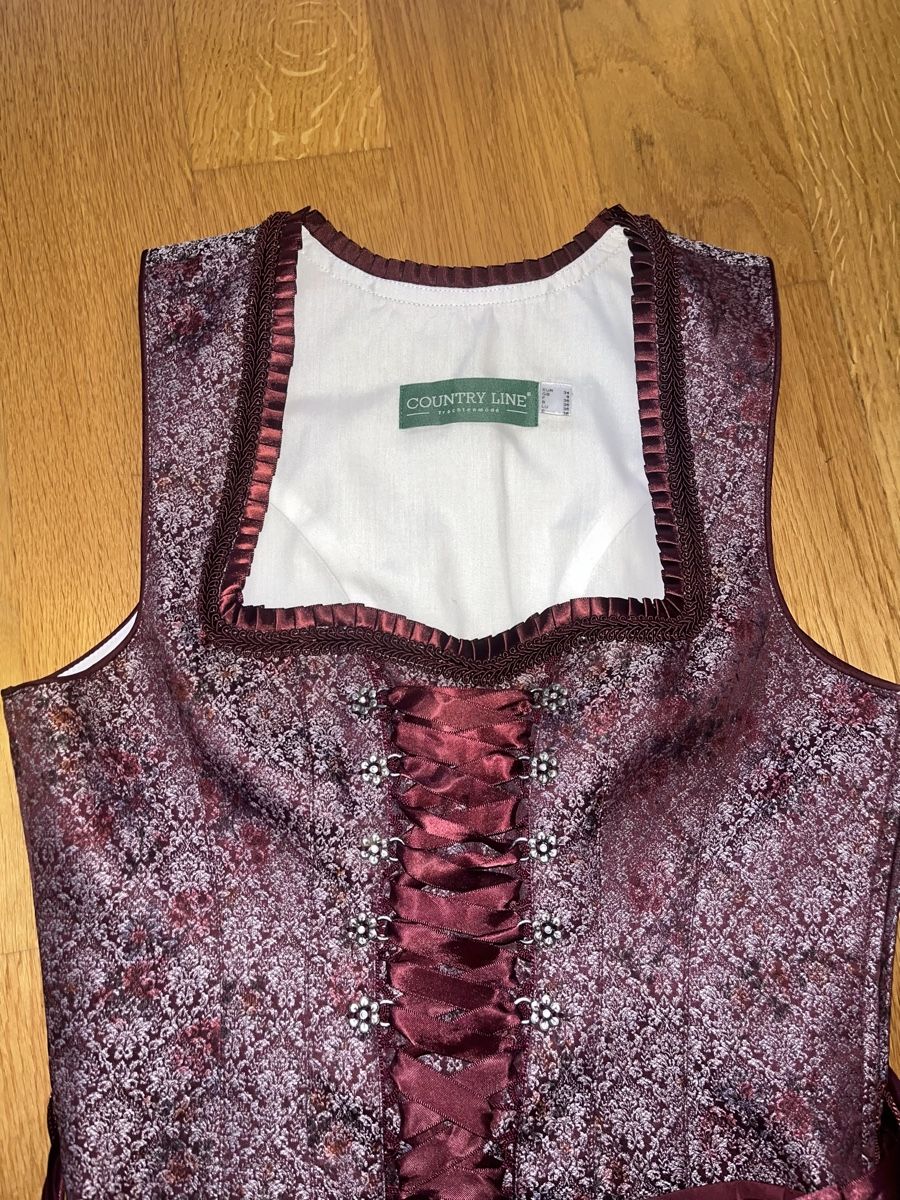 Vestiti: Dirndl Weinrot-Silber – Usato da Luzern venduto da ladaina 2