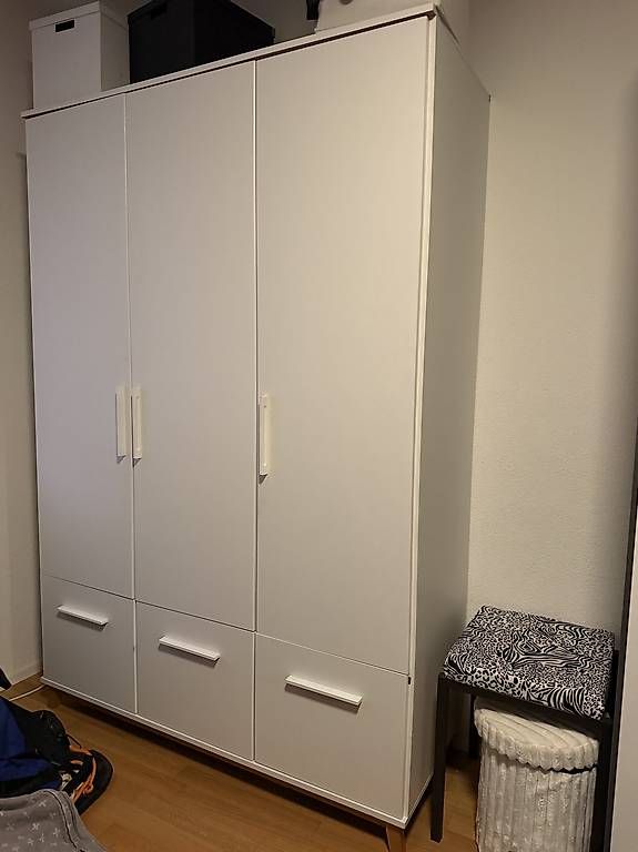 Armadi: Gratis Schrank – Usato da Bern venduto da nin_hjn2
