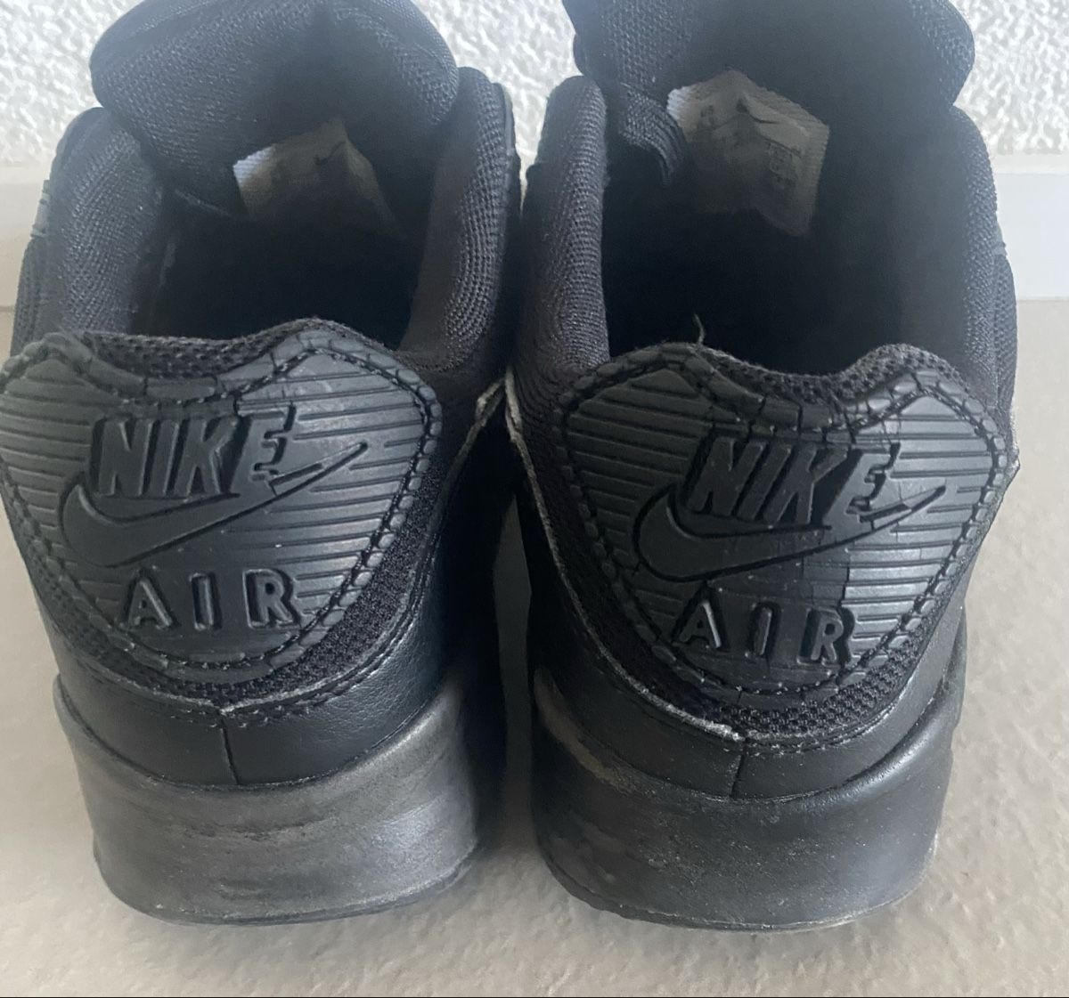 Nike Damenschuhe: Nike Air Max 90 Gr. 37,5 – Gebraucht aus Berg SG von Silversurfer 2