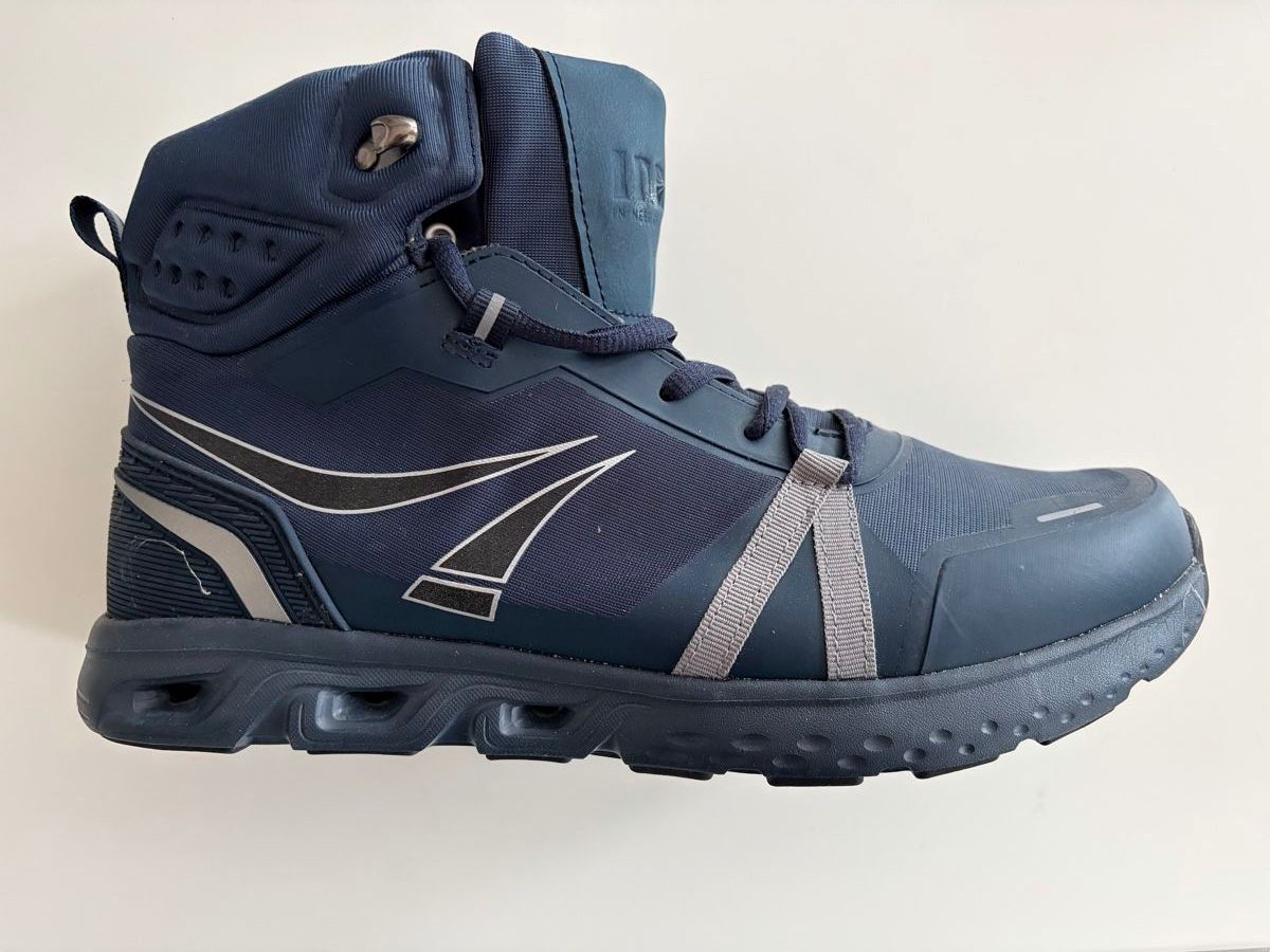 Scarpe da uomo: leichte Wanderschuhe, Gr. 42 – Nuovo (secondo la descrizione) da Horgen venduto da Koj