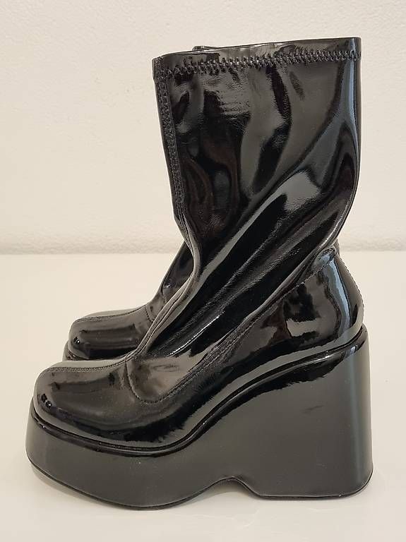 Scarpe da donna: Bottines à plateforme en vinyle – Usato da Gland venduto da Khazmur1 3