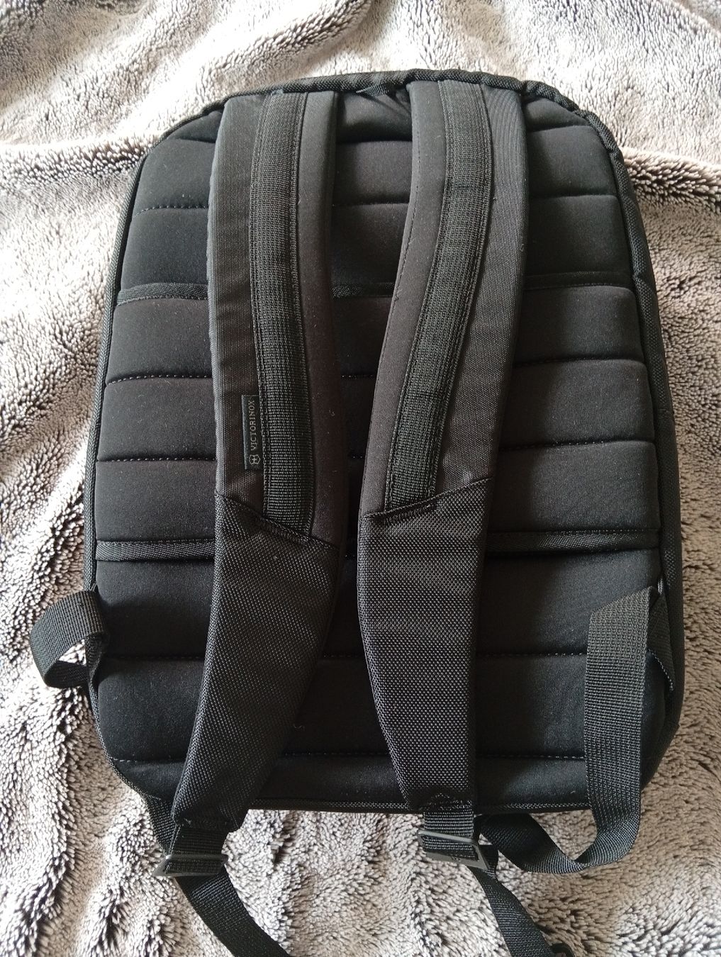 Victorinox Sacs à dos: Victorinox Laptop Rucksack Neu – Neuf avec emballage d'origine à Zürich par kin_5jm2 1