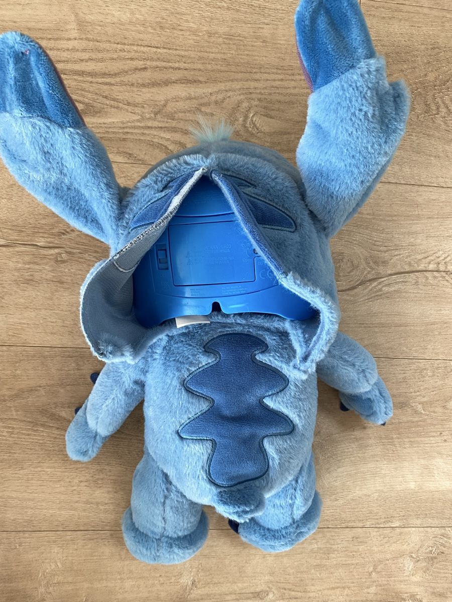 Disney Giocattoli: Disney Real FX Stitch Interaktive Handpuppe 45 cm – Usato da Balsthal venduto da Littleone 1