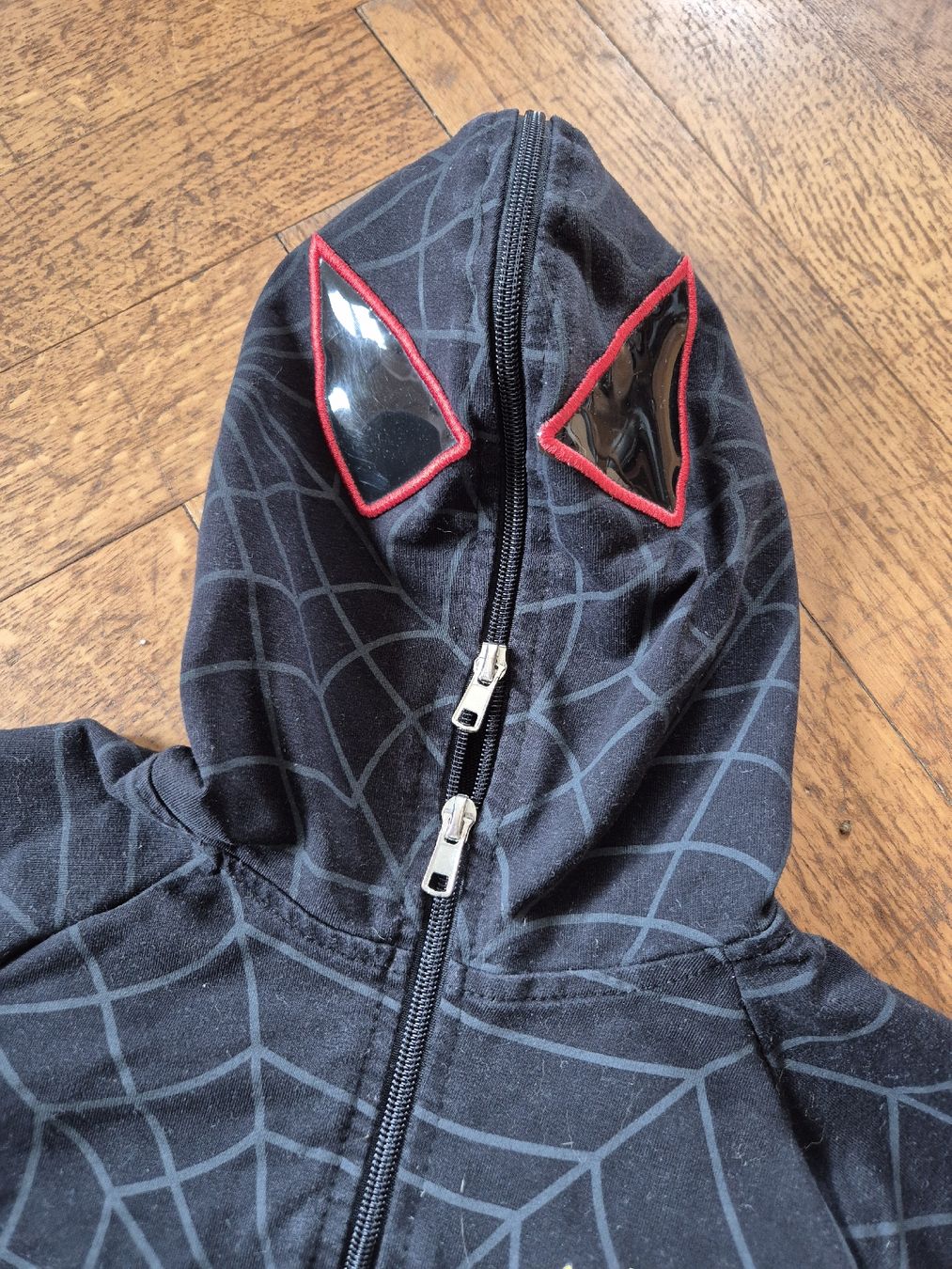 Maglioni & Felpe: Spiderman Sweat à capuche Taille 86-92 – Usato da Yverdon-les-Bains venduto da somiou 1